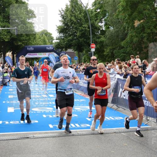 29.06.2025 - hella hamburg halbmarathon Zöllner http://msf.ph/oto/8196506 29.06.2025 10:35:36 Ziel 1344, 1889, 4050, 5269, 10384, 10771, 16123, 16695, 16811, 17612, 17826, 18841, 19022 meine-sportfotos.de
