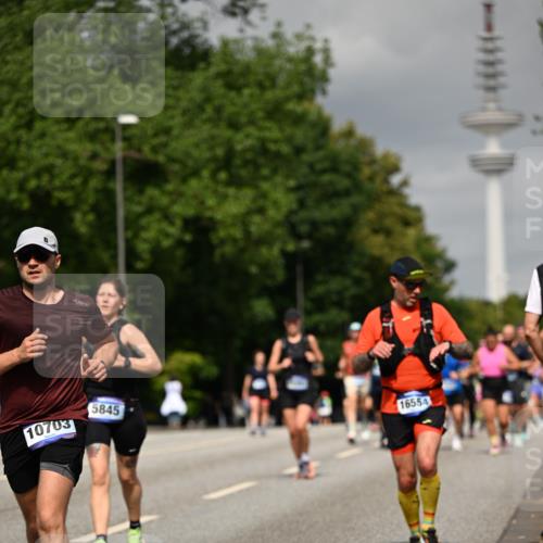 29.06.2025 - hella hamburg halbmarathon Dr. Thomas Lammeyer http://msf.ph/oto/8196547 29.06.2025 10:11:26 Kennedybrücke 1993, 4262, 4502, 5242, 5287, 5807, 5845, 5926, 6517, 6518, 6707, 6713, 6715, 6833, 7503, 8585, 10283, 10700, 10703, 11114, 11394 meine-sportfotos.de