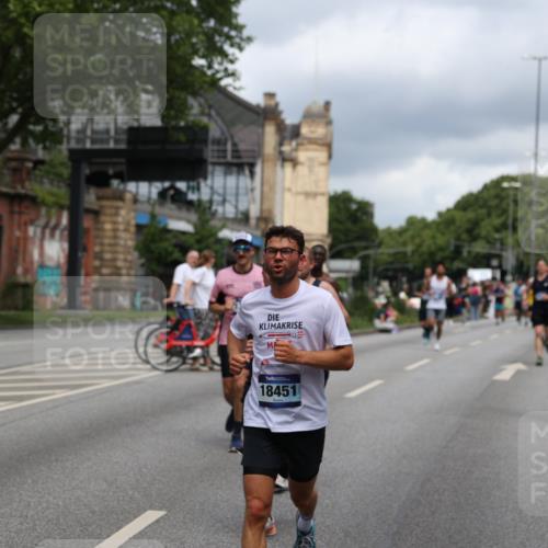 29.06.2025 - hella hamburg halbmarathon Yannick Fuchs http://msf.ph/oto/8196577 29.06.2025 10:44:23 20KM 1119, 1216, 1321, 1399, 1507, 1630, 2020, 2234, 2788, 3296, 3852, 3947, 4127, 4247, 4346, 4933, 5447, 5894, 6125, 6282, 7176, 8153, 8313, 8576, 8657, 8689, 8704, 8899, 8921, 9031, 9303, 10371, 10480, 10750, 11356, 11455, 11607, 12235, 12527, 12624, 12733, 13282, 13463, 13609, 13758, 13812, 14257, 14562, 14794, 15803, 15950, 16000, 16242, 16716, 16732, 16806, 16887, 17247, 17282, 17319, 18066, 18228, 18229, 18370, 18451, 18499, 18657, 18658, 18811, 18884 meine-sportfotos.de
