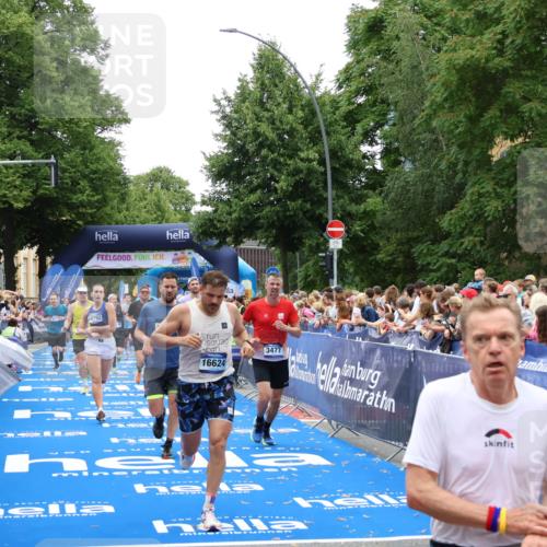 29.06.2025 - hella hamburg halbmarathon Zöllner http://msf.ph/oto/8196599 29.06.2025 10:45:58 Ziel 3477, 4277, 6532, 8577, 8871, 10792, 11821, 12084, 14911, 15149, 16624, 17008, 18185, 19116 meine-sportfotos.de