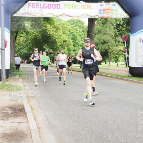 29.06.2025 - hella hamburg halbmarathon MichiJ http://msf.ph/oto/8196615 29.06.2025 10:20:50 Zwischen KM18-KM19 9047, 12232, 13606, 15835, 18102, 19118 meine-sportfotos.de