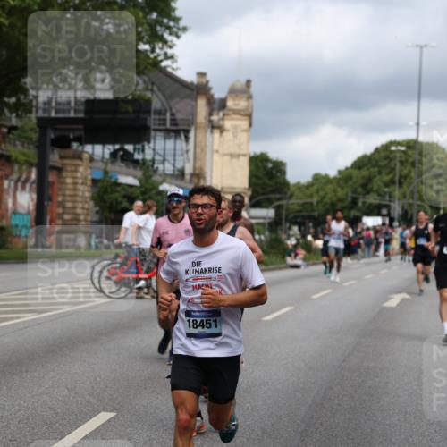 29.06.2025 - hella hamburg halbmarathon Yannick Fuchs http://msf.ph/oto/8196616 29.06.2025 10:44:23 20KM 1119, 1216, 1321, 1399, 1507, 1630, 2020, 2234, 2788, 3296, 3852, 3947, 4127, 4247, 4346, 4933, 5447, 5894, 6125, 6282, 7176, 8153, 8313, 8576, 8657, 8689, 8704, 8899, 8921, 9031, 9303, 10371, 10480, 10750, 11356, 11455, 11607, 12235, 12527, 12624, 12733, 13282, 13463, 13609, 13758, 13812, 14257, 14562, 14794, 15803, 15950, 16000, 16242, 16716, 16732, 16806, 16887, 17247, 17282, 17319, 18066, 18228, 18229, 18370, 18451, 18499, 18657, 18658, 18811, 18884 meine-sportfotos.de