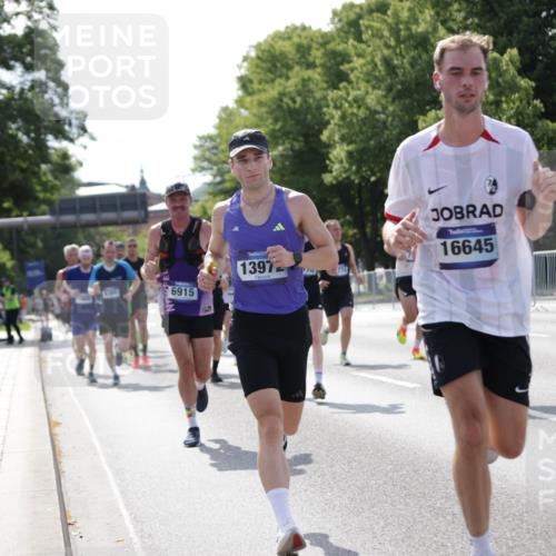 29.06.2025 - hella hamburg halbmarathon Jannik Wohlers http://msf.ph/oto/8196839 29.06.2025 09:46:50 Lombardsbrücke 1002, 1396, 1407, 1910, 1959, 2121, 2228, 2563, 2774, 2836, 3005, 3790, 3935, 4246, 4740, 5961, 6032, 6305, 6473, 6915, 7831, 7972, 8366, 9376, 9508, 9519, 10771, 11055, 11370, 11806, 12137, 12204, 13148, 13771, 13972, 13991, 14069, 14388, 14448, 14975, 15348, 15390, 15500, 15939, 16075, 16177, 16425, 16698, 17877, 18455, 18731, 18906, 19059 meine-sportfotos.de