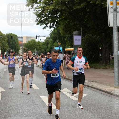 29.06.2025 - hella hamburg halbmarathon Yannick Fuchs http://msf.ph/oto/8196935 29.06.2025 10:31:41 20KM 1385, 1411, 2767, 4860, 4865, 5003, 5092, 5307, 5315, 5961, 6123, 6529, 7310, 7482, 8084, 8121, 8362, 9178, 9296, 9914, 10680, 10738, 11833, 13141, 13854, 13972, 14387, 14459, 14691, 14934, 15178, 15261, 15939, 16523, 17024, 17125, 17192, 17306, 17658, 17723, 18038, 18062, 18384, 18733, 18824 meine-sportfotos.de