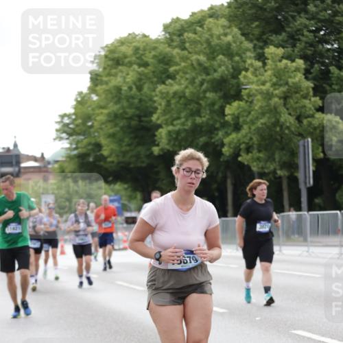 29.06.2025 - hella hamburg halbmarathon Jannik Wohlers http://msf.ph/oto/8196953 29.06.2025 10:24:45 Lombardsbrücke 1627, 1740, 2000, 3920, 3961, 3963, 5564, 5814, 7778, 8083, 8962, 9573, 9927, 11400, 11921, 14086, 14649, 15153, 15679, 15942, 17185, 17954 meine-sportfotos.de