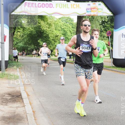 29.06.2025 - hella hamburg halbmarathon MichiJ http://msf.ph/oto/8196986 29.06.2025 10:20:53 Zwischen KM18-KM19 6619, 7272, 9047, 9508, 10298, 12232, 13606, 14548, 18102 meine-sportfotos.de