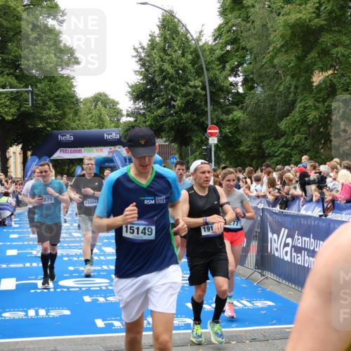 29.06.2025 - hella hamburg halbmarathon Zöllner http://msf.ph/oto/8196993 29.06.2025 10:46:04 Ziel 2189, 4277, 5648, 6460, 8269, 8577, 8871, 9585, 11936, 12084, 12269, 13630, 14462, 14804, 17008, 18081, 19116 meine-sportfotos.de