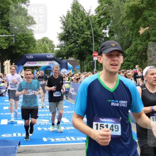 29.06.2025 - hella hamburg halbmarathon Zöllner http://msf.ph/oto/8197060 29.06.2025 10:46:05 Ziel 2189, 5648, 6460, 8269, 8577, 8871, 9585, 11936, 12084, 12269, 13630, 14462, 14804, 17008, 18081 meine-sportfotos.de