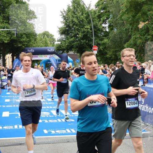 29.06.2025 - hella hamburg halbmarathon Zöllner http://msf.ph/oto/8197111 29.06.2025 10:46:06 Ziel 2189, 5648, 6460, 8269, 9585, 11936, 12084, 12269, 13630, 14462, 14804, 17008, 18081, 18702 meine-sportfotos.de