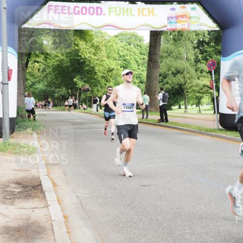 29.06.2025 - hella hamburg halbmarathon MichiJ http://msf.ph/oto/8197140 29.06.2025 10:20:54 Zwischen KM18-KM19 6619, 7272, 9047, 9508, 10298, 12232, 13606, 14548, 18102 meine-sportfotos.de