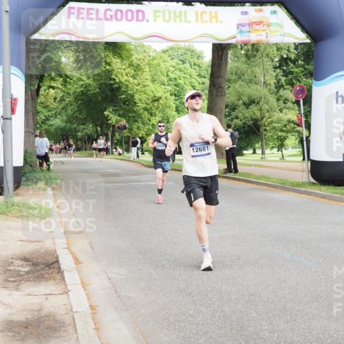 29.06.2025 - hella hamburg halbmarathon MichiJ http://msf.ph/oto/8197166 29.06.2025 10:20:54 Zwischen KM18-KM19 6619, 7272, 9047, 9508, 10298, 12232, 13606, 14548, 18102 meine-sportfotos.de
