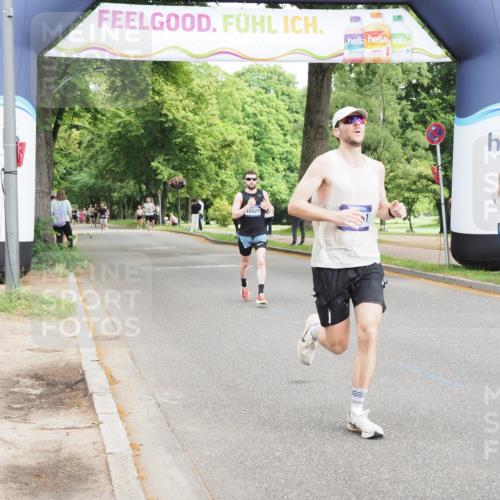 29.06.2025 - hella hamburg halbmarathon MichiJ http://msf.ph/oto/8197204 29.06.2025 10:20:55 Zwischen KM18-KM19 6619, 7272, 9047, 9508, 10298, 10929, 12232, 12681, 13606, 14548, 18102 meine-sportfotos.de