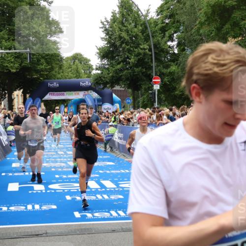 29.06.2025 - hella hamburg halbmarathon Zöllner http://msf.ph/oto/8197220 29.06.2025 10:46:08 Ziel 2189, 2707, 5648, 6460, 7961, 8269, 9585, 11125, 11936, 12269, 13630, 14462, 14804, 16136, 16466, 16475, 18081, 18702 meine-sportfotos.de