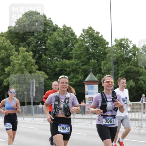 29.06.2025 - hella hamburg halbmarathon Jannik Wohlers http://msf.ph/oto/8197223 29.06.2025 10:24:52 Lombardsbrücke 1627, 2000, 2278, 3920, 3961, 3963, 5564, 5814, 6869, 8083, 8962, 9927, 11921, 13510, 14086, 14649, 15016, 15119, 15153, 15679, 16421, 16422 meine-sportfotos.de