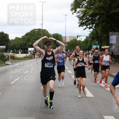 29.06.2025 - hella hamburg halbmarathon Yannick Fuchs http://msf.ph/oto/8197231 29.06.2025 10:31:43 20KM 1411, 2767, 4860, 4865, 5003, 5092, 5307, 5315, 6123, 6529, 7310, 7482, 8121, 8362, 9178, 9296, 9914, 10680, 10738, 11833, 13141, 13854, 13972, 14387, 14459, 14691, 14934, 15178, 15261, 15939, 16523, 17024, 17125, 17306, 17658, 17723, 18062, 18384, 18824 meine-sportfotos.de