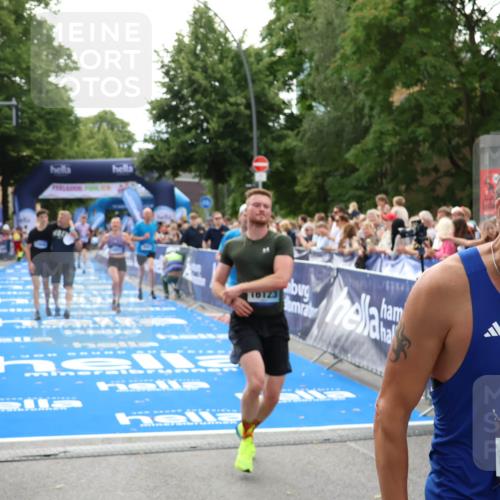 29.06.2025 - hella hamburg halbmarathon Zöllner http://msf.ph/oto/8197276 29.06.2025 10:35:43 Ziel 4062, 10384, 12462, 12899, 14841, 16123, 18841 meine-sportfotos.de