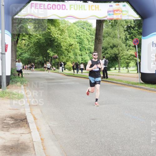 29.06.2025 - hella hamburg halbmarathon MichiJ http://msf.ph/oto/8197284 29.06.2025 10:20:56 Zwischen KM18-KM19 6619, 7272, 9047, 9508, 10298, 10929, 12232, 12681, 13606, 14548, 18102 meine-sportfotos.de