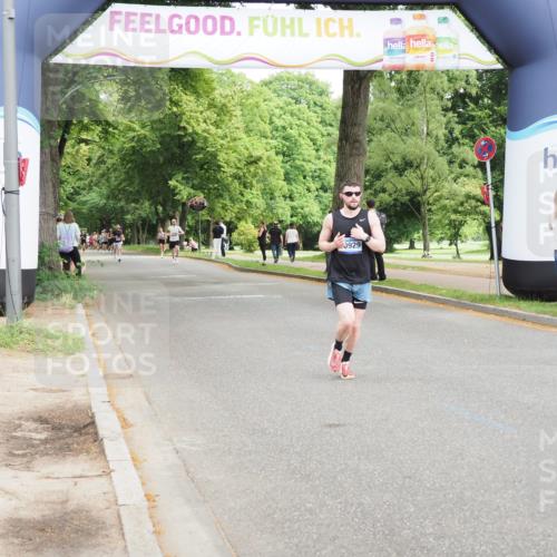 29.06.2025 - hella hamburg halbmarathon MichiJ http://msf.ph/oto/8197295 29.06.2025 10:20:56 Zwischen KM18-KM19 6619, 7272, 9047, 9508, 10298, 10929, 12232, 12681, 13606, 14548, 18102 meine-sportfotos.de