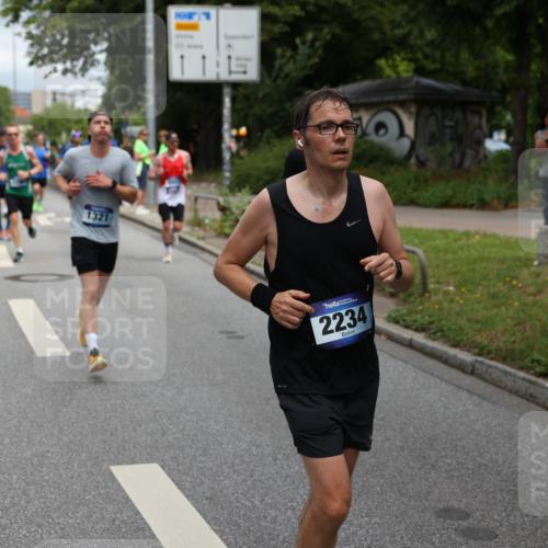 29.06.2025 - hella hamburg halbmarathon Yannick Fuchs http://msf.ph/oto/8197317 29.06.2025 10:44:25 20KM 1119, 1216, 1321, 1399, 1507, 1630, 2020, 2234, 2788, 3296, 3852, 3947, 4127, 4247, 4346, 4933, 5894, 6662, 6795, 7176, 8153, 8313, 8572, 8576, 8657, 8689, 8704, 8899, 9031, 9303, 10371, 10480, 10750, 11356, 11455, 11607, 12235, 12527, 12624, 12733, 13282, 13463, 13609, 13758, 13812, 14257, 14562, 15803, 15950, 16000, 16242, 16716, 16732, 16806, 16887, 17247, 17282, 17319, 18066, 18228, 18229, 18370, 18451, 18499, 18657, 18658, 18811, 18884 meine-sportfotos.de