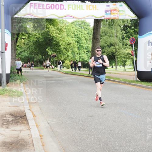 29.06.2025 - hella hamburg halbmarathon MichiJ http://msf.ph/oto/8197342 29.06.2025 10:20:56 Zwischen KM18-KM19 6619, 7272, 9047, 9508, 10298, 10929, 12232, 12681, 13606, 14548, 18102 meine-sportfotos.de