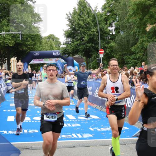 29.06.2025 - hella hamburg halbmarathon Zöllner http://msf.ph/oto/8197377 29.06.2025 10:46:10 Ziel 1759, 2707, 3087, 5648, 6460, 7450, 7961, 9585, 11125, 11936, 12269, 13630, 14804, 16136, 16466, 16475, 18081, 18702 meine-sportfotos.de