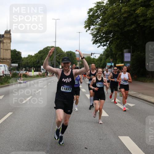 29.06.2025 - hella hamburg halbmarathon Yannick Fuchs http://msf.ph/oto/8197381 29.06.2025 10:31:43 20KM 1411, 2767, 4860, 4865, 5003, 5092, 5307, 5315, 6123, 6529, 7310, 7482, 8121, 8362, 9178, 9296, 9914, 10680, 10738, 11833, 13141, 13854, 13972, 14387, 14459, 14691, 14934, 15178, 15261, 15939, 16523, 17024, 17125, 17306, 17658, 17723, 18062, 18384, 18824 meine-sportfotos.de