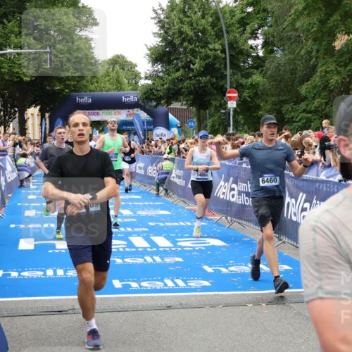 29.06.2025 - hella hamburg halbmarathon Zöllner http://msf.ph/oto/8197437 29.06.2025 10:46:11 Ziel 1759, 2707, 3087, 6460, 7450, 7961, 9585, 11094, 11125, 12269, 13630, 14804, 16136, 16466, 16475, 18702, 18797 meine-sportfotos.de