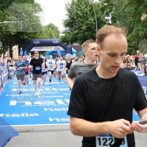 29.06.2025 - hella hamburg halbmarathon Zöllner http://msf.ph/oto/8197558 29.06.2025 10:46:13 Ziel 1569, 1759, 2590, 2707, 3087, 6388, 7450, 7961, 9585, 10796, 11094, 11125, 13630, 16136, 16466, 16475, 18702, 18797 meine-sportfotos.de
