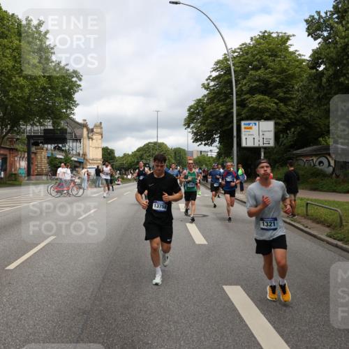 29.06.2025 - hella hamburg halbmarathon Yannick Fuchs http://msf.ph/oto/8197575 29.06.2025 10:44:26 20KM 1119, 1216, 1321, 1399, 1507, 1630, 2020, 2234, 2788, 3296, 3852, 3947, 4127, 4247, 4346, 4933, 5894, 6662, 6795, 7176, 8153, 8313, 8572, 8657, 8704, 8899, 9031, 9303, 10371, 10480, 10750, 11356, 11455, 11607, 12235, 12527, 12624, 12733, 13008, 13282, 13463, 13609, 13758, 13812, 14257, 14562, 15803, 15950, 16000, 16242, 16716, 16732, 16806, 16887, 17247, 17319, 17384, 18066, 18228, 18229, 18370, 18451, 18499, 18657, 18658, 18811, 18884 meine-sportfotos.de