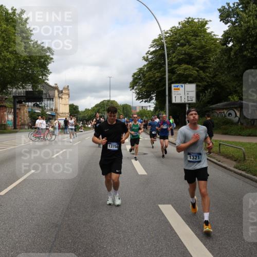 29.06.2025 - hella hamburg halbmarathon Yannick Fuchs http://msf.ph/oto/8197587 29.06.2025 10:44:26 20KM 1119, 1216, 1321, 1399, 1507, 1630, 2020, 2234, 2788, 3296, 3852, 3947, 4127, 4247, 4346, 4933, 5894, 6662, 6795, 7176, 8153, 8313, 8572, 8657, 8704, 8899, 9031, 9303, 10371, 10480, 10750, 11356, 11455, 11607, 12235, 12527, 12624, 12733, 13008, 13282, 13463, 13609, 13758, 13812, 14257, 14562, 15803, 15950, 16000, 16242, 16716, 16732, 16806, 16887, 17247, 17319, 17384, 18066, 18228, 18229, 18370, 18451, 18499, 18657, 18658, 18811, 18884 meine-sportfotos.de
