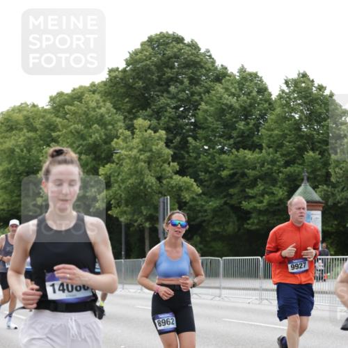 29.06.2025 - hella hamburg halbmarathon Jannik Wohlers http://msf.ph/oto/8197588 29.06.2025 10:24:53 Lombardsbrücke 1627, 2000, 2278, 3920, 3961, 3963, 5564, 5814, 6869, 8083, 8962, 9927, 11157, 11921, 13510, 14086, 14649, 15016, 15119, 15679, 16421, 16422 meine-sportfotos.de