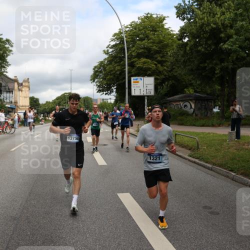 29.06.2025 - hella hamburg halbmarathon Yannick Fuchs http://msf.ph/oto/8197614 29.06.2025 10:44:26 20KM 1119, 1216, 1321, 1399, 1507, 1630, 2020, 2234, 2788, 3296, 3852, 3947, 4127, 4247, 4346, 4933, 5894, 6662, 6795, 7176, 8153, 8313, 8572, 8657, 8704, 8899, 9031, 9303, 10371, 10480, 10750, 11356, 11455, 11607, 12235, 12527, 12624, 12733, 13008, 13282, 13463, 13609, 13758, 13812, 14257, 14562, 15803, 15950, 16000, 16242, 16716, 16732, 16806, 16887, 17247, 17319, 17384, 18066, 18228, 18229, 18370, 18451, 18499, 18657, 18658, 18811, 18884 meine-sportfotos.de