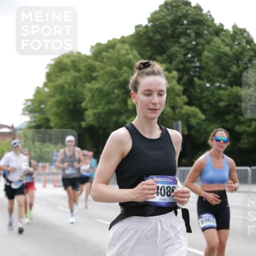29.06.2025 - hella hamburg halbmarathon Jannik Wohlers http://msf.ph/oto/8197625 29.06.2025 10:24:53 Lombardsbrücke 1627, 2000, 2278, 3920, 3961, 3963, 5564, 5814, 6869, 8083, 8962, 9927, 11157, 11921, 13510, 14086, 14649, 15016, 15119, 15679, 16421, 16422 meine-sportfotos.de