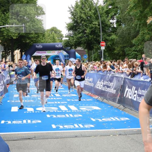 29.06.2025 - hella hamburg halbmarathon Zöllner http://msf.ph/oto/8197627 29.06.2025 10:46:14 Ziel 1569, 1759, 2048, 2590, 2707, 3087, 4949, 6388, 7450, 7961, 10796, 11094, 11125, 16136, 16466, 16475, 17190, 18702, 18797 meine-sportfotos.de