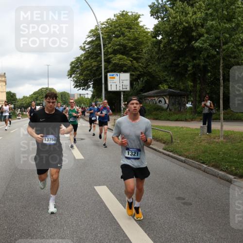 29.06.2025 - hella hamburg halbmarathon Yannick Fuchs http://msf.ph/oto/8197633 29.06.2025 10:44:26 20KM 1119, 1216, 1321, 1399, 1507, 1630, 2020, 2234, 2788, 3296, 3852, 3947, 4127, 4247, 4346, 4933, 5894, 6662, 6795, 7176, 8153, 8313, 8572, 8657, 8704, 8899, 9031, 9303, 10371, 10480, 10750, 11356, 11455, 11607, 12235, 12527, 12624, 12733, 13008, 13282, 13463, 13609, 13758, 13812, 14257, 14562, 15803, 15950, 16000, 16242, 16716, 16732, 16806, 16887, 17247, 17319, 17384, 18066, 18228, 18229, 18370, 18451, 18499, 18657, 18658, 18811, 18884 meine-sportfotos.de