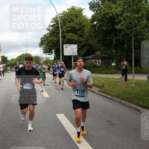 29.06.2025 - hella hamburg halbmarathon Yannick Fuchs http://msf.ph/oto/8197641 29.06.2025 10:44:27 20KM 1119, 1216, 1321, 1399, 1507, 1630, 2020, 2234, 3296, 3852, 3947, 4127, 4346, 4933, 5894, 6662, 6795, 7176, 7930, 7932, 8153, 8313, 8572, 8657, 8704, 8899, 9031, 9303, 10371, 10480, 10750, 11356, 11455, 11607, 12235, 12527, 12624, 12733, 13008, 13282, 13463, 13609, 13758, 13812, 14034, 14257, 15803, 15950, 16000, 16242, 16716, 16732, 16806, 16887, 17247, 17319, 17384, 18066, 18228, 18229, 18370, 18451, 18499, 18657, 18658, 18811, 18884 meine-sportfotos.de
