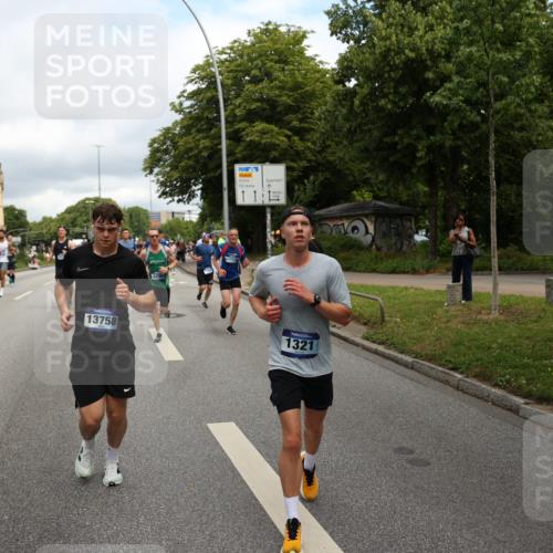 29.06.2025 - hella hamburg halbmarathon Yannick Fuchs http://msf.ph/oto/8197645 29.06.2025 10:44:27 20KM 1119, 1216, 1321, 1399, 1507, 1630, 2020, 2234, 3296, 3852, 3947, 4127, 4346, 4933, 5894, 6662, 6795, 7176, 7930, 7932, 8153, 8313, 8572, 8657, 8704, 8899, 9031, 9303, 10371, 10480, 10750, 11356, 11455, 11607, 12235, 12527, 12624, 12733, 13008, 13282, 13463, 13609, 13758, 13812, 14034, 14257, 15803, 15950, 16000, 16242, 16716, 16732, 16806, 16887, 17247, 17319, 17384, 18066, 18228, 18229, 18370, 18451, 18499, 18657, 18658, 18811, 18884 meine-sportfotos.de