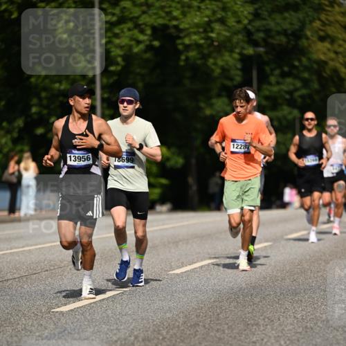 29.06.2025 - hella hamburg halbmarathon Dr. Thomas Lammeyer http://msf.ph/oto/8197666 29.06.2025 09:47:59 Kennedybrücke 1065, 2021, 2879, 3201, 3845, 4678, 5367, 6619, 7349, 8473, 8731, 10156, 10848 meine-sportfotos.de