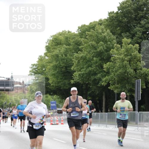 29.06.2025 - hella hamburg halbmarathon Jannik Wohlers http://msf.ph/oto/8197683 29.06.2025 10:24:54 Lombardsbrücke 1627, 2000, 2278, 3920, 3961, 3963, 5564, 5814, 6869, 8083, 8962, 9927, 11157, 11921, 13510, 14086, 15016, 15119, 15679, 16421, 16422 meine-sportfotos.de
