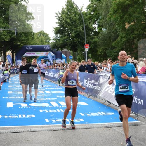 29.06.2025 - hella hamburg halbmarathon Zöllner http://msf.ph/oto/8197725 29.06.2025 10:35:47 Ziel 4062, 12462, 12899, 14841, 16119 meine-sportfotos.de