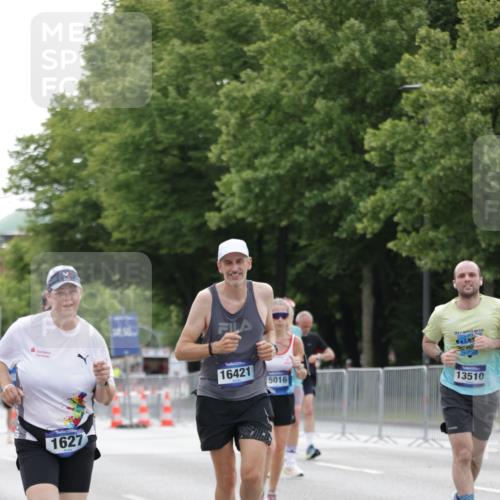 29.06.2025 - hella hamburg halbmarathon Jannik Wohlers http://msf.ph/oto/8197740 29.06.2025 10:24:54 Lombardsbrücke 1627, 2000, 2278, 3920, 3961, 3963, 5564, 5814, 6869, 8083, 8962, 9927, 11157, 11921, 13510, 14086, 15016, 15119, 15679, 16421, 16422 meine-sportfotos.de