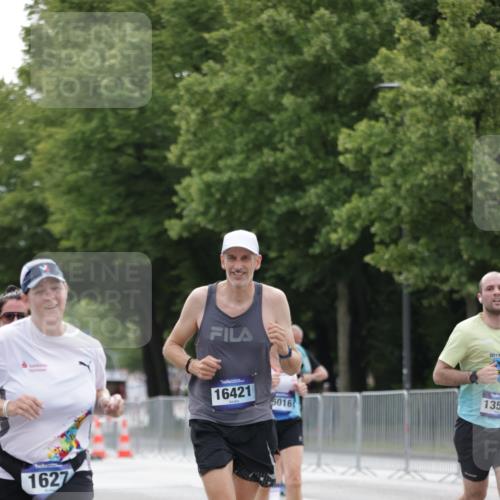 29.06.2025 - hella hamburg halbmarathon Jannik Wohlers http://msf.ph/oto/8197769 29.06.2025 10:24:54 Lombardsbrücke 1627, 2000, 2278, 3920, 3961, 3963, 5564, 5814, 6869, 8083, 8962, 9927, 11157, 11921, 13510, 14086, 15016, 15119, 15679, 16421, 16422 meine-sportfotos.de
