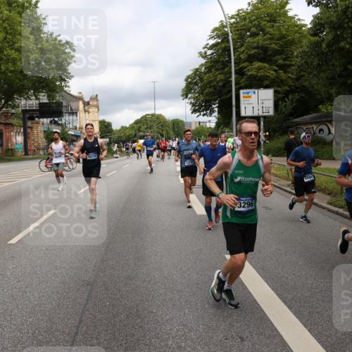 29.06.2025 - hella hamburg halbmarathon Yannick Fuchs http://msf.ph/oto/8197808 29.06.2025 10:44:28 20KM 1119, 1216, 1321, 1399, 1507, 1630, 2020, 2234, 3296, 3852, 3947, 4127, 4346, 4933, 5894, 6662, 6712, 6795, 7176, 7930, 7932, 8153, 8313, 8572, 8657, 8704, 8899, 9031, 9303, 10371, 10750, 11356, 11455, 11607, 12235, 12527, 12624, 13008, 13282, 13609, 13758, 13812, 14034, 14257, 15803, 15950, 16000, 16242, 16716, 16732, 16806, 16887, 17247, 17319, 17384, 18066, 18228, 18229, 18370, 18451, 18499, 18657, 18658, 18811, 18884 meine-sportfotos.de