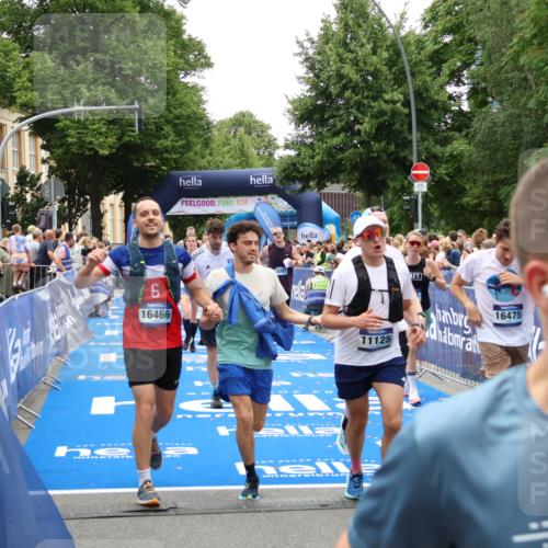 29.06.2025 - hella hamburg halbmarathon Zöllner http://msf.ph/oto/8197862 29.06.2025 10:46:17 Ziel 1569, 1759, 2048, 2590, 2707, 3056, 3087, 4949, 6388, 7450, 9497, 10796, 11094, 11125, 16136, 16466, 16475, 17190, 18797 meine-sportfotos.de