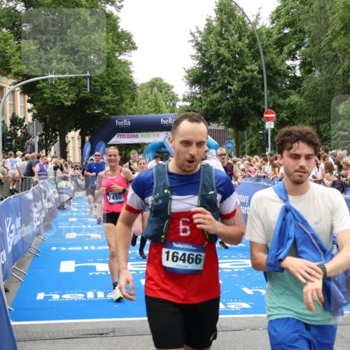 29.06.2025 - hella hamburg halbmarathon Zöllner http://msf.ph/oto/8197909 29.06.2025 10:46:18 Ziel 1569, 1759, 2048, 2590, 3056, 3087, 4949, 6388, 7450, 9497, 10796, 11094, 14200, 14262, 17190, 18797 meine-sportfotos.de