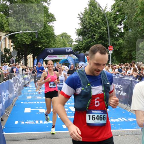 29.06.2025 - hella hamburg halbmarathon Zöllner http://msf.ph/oto/8197917 29.06.2025 10:46:18 Ziel 1569, 1759, 2048, 2590, 3056, 3087, 4949, 6388, 7450, 9497, 10796, 11094, 14200, 14262, 17190, 18797 meine-sportfotos.de