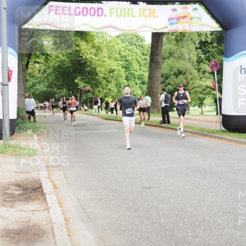 29.06.2025 - hella hamburg halbmarathon MichiJ http://msf.ph/oto/8197927 29.06.2025 10:21:06 Zwischen KM18-KM19 4698, 13617 meine-sportfotos.de