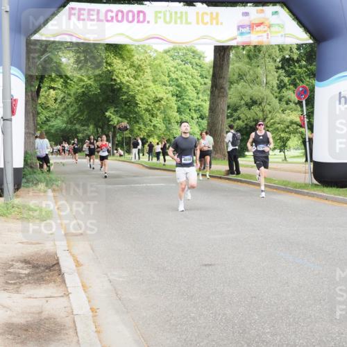 29.06.2025 - hella hamburg halbmarathon MichiJ http://msf.ph/oto/8197940 29.06.2025 10:21:06 Zwischen KM18-KM19 4698, 13617 meine-sportfotos.de