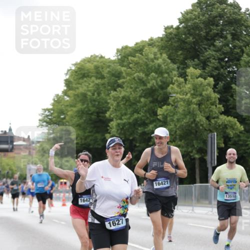 29.06.2025 - hella hamburg halbmarathon Jannik Wohlers http://msf.ph/oto/8197954 29.06.2025 10:24:55 Lombardsbrücke 1627, 2278, 3920, 3961, 3963, 5564, 5814, 6869, 8083, 8962, 9927, 11157, 11662, 11921, 13510, 14086, 15016, 15119, 15679, 16421, 16422 meine-sportfotos.de