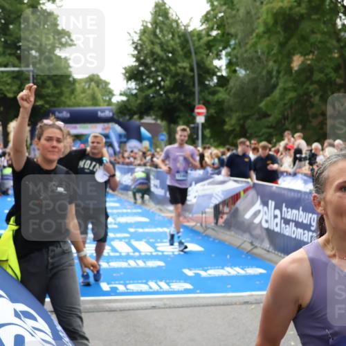 29.06.2025 - hella hamburg halbmarathon Zöllner http://msf.ph/oto/8197978 29.06.2025 10:35:50 Ziel 3843, 12462, 12899, 13252, 15161, 16119 meine-sportfotos.de